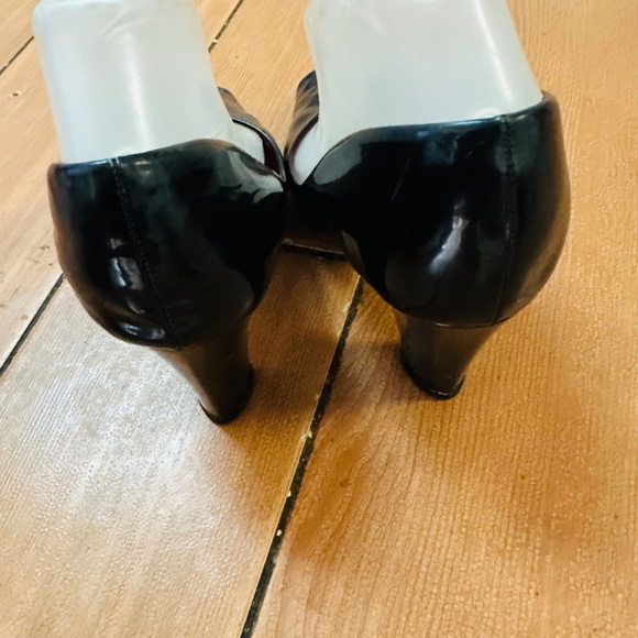 Yves Saint Laurent Shoes - Black Patent Leather - Size 9.5 - Picture 13 of 15
